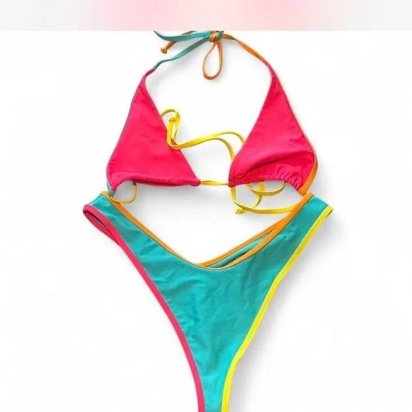 Kulani Kini Bikini - Picture 1 of 4